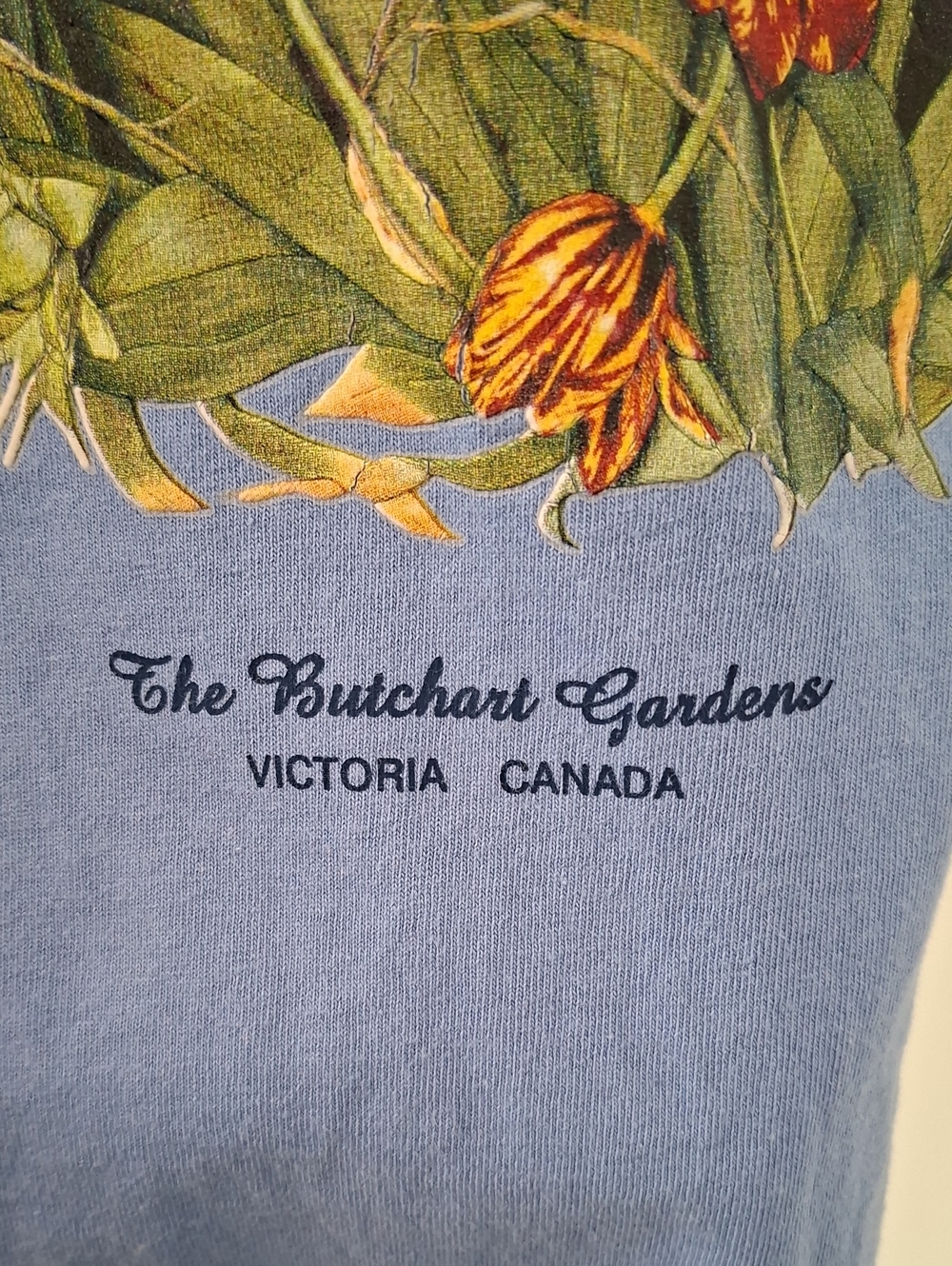 Blue 100% Cotton Vintage-inspired Floral Print Butchart Gardens T-shirt (Size M) - Picture 5 of 9